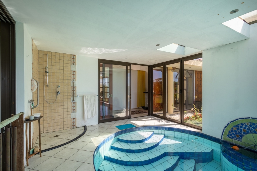 4 Bedroom Property for Sale in Whale Rock Western Cape
